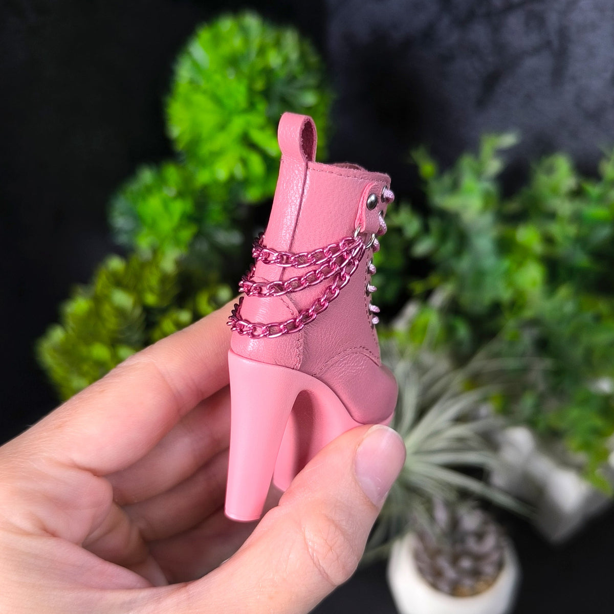 High-Heeled Boots with Chains for MiniFee