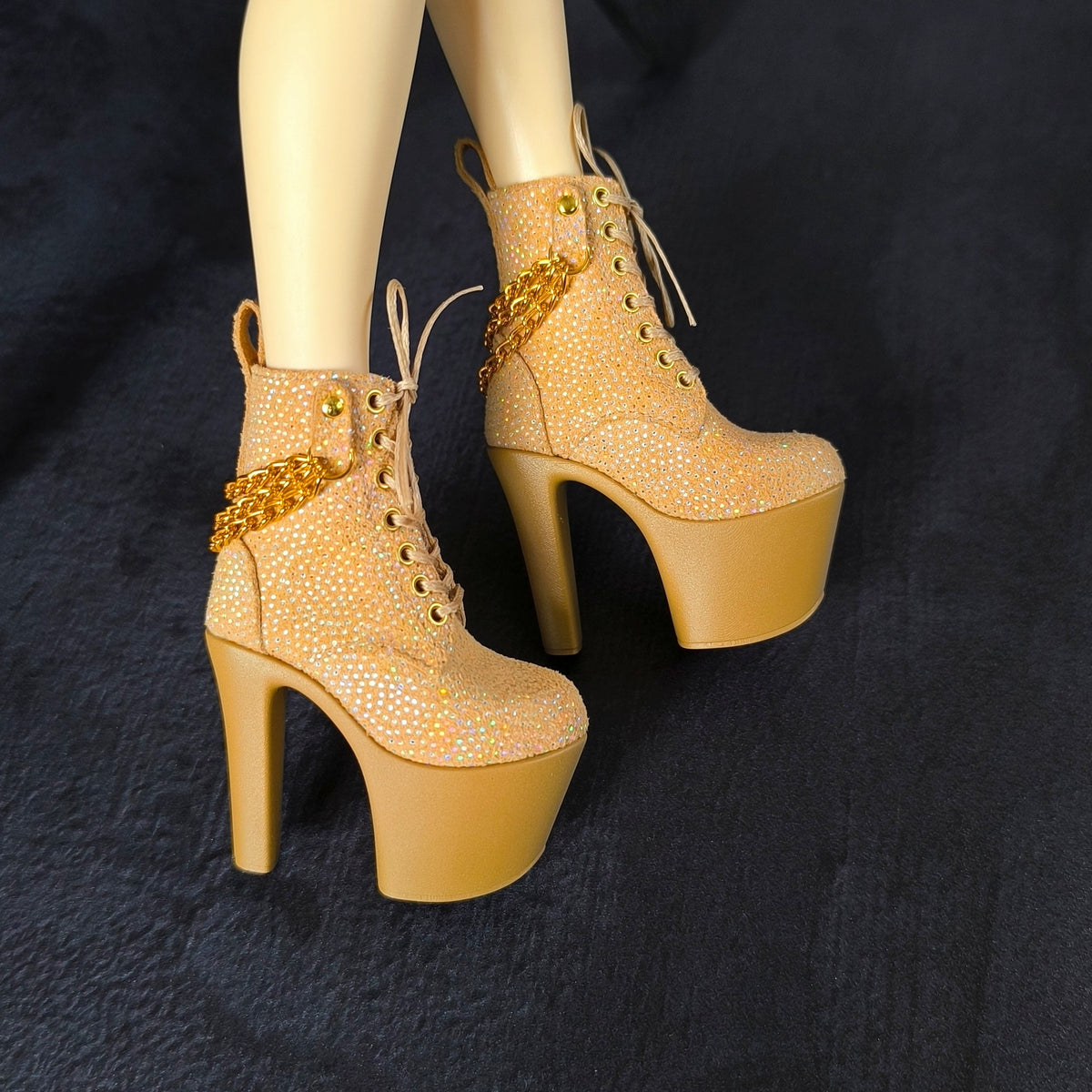 High-Heeled Boots with Chains for MiniFee