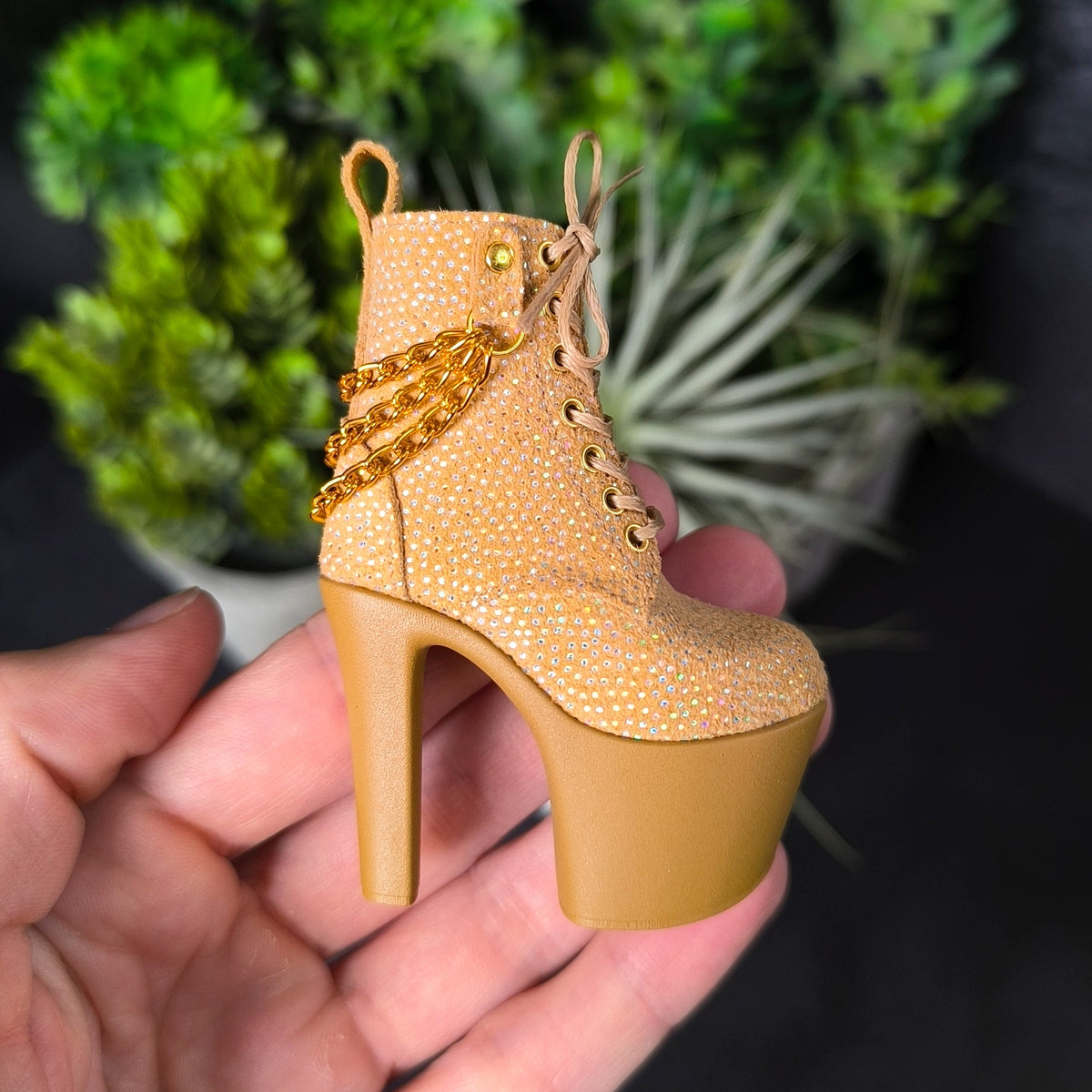 High-Heeled Boots with Chains for MiniFee